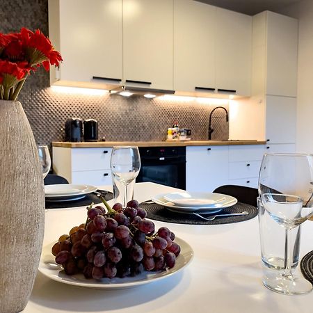 Urban Apartments Premium No 3, Free Private Parking, Self Check-In Chorzow Bagian luar foto