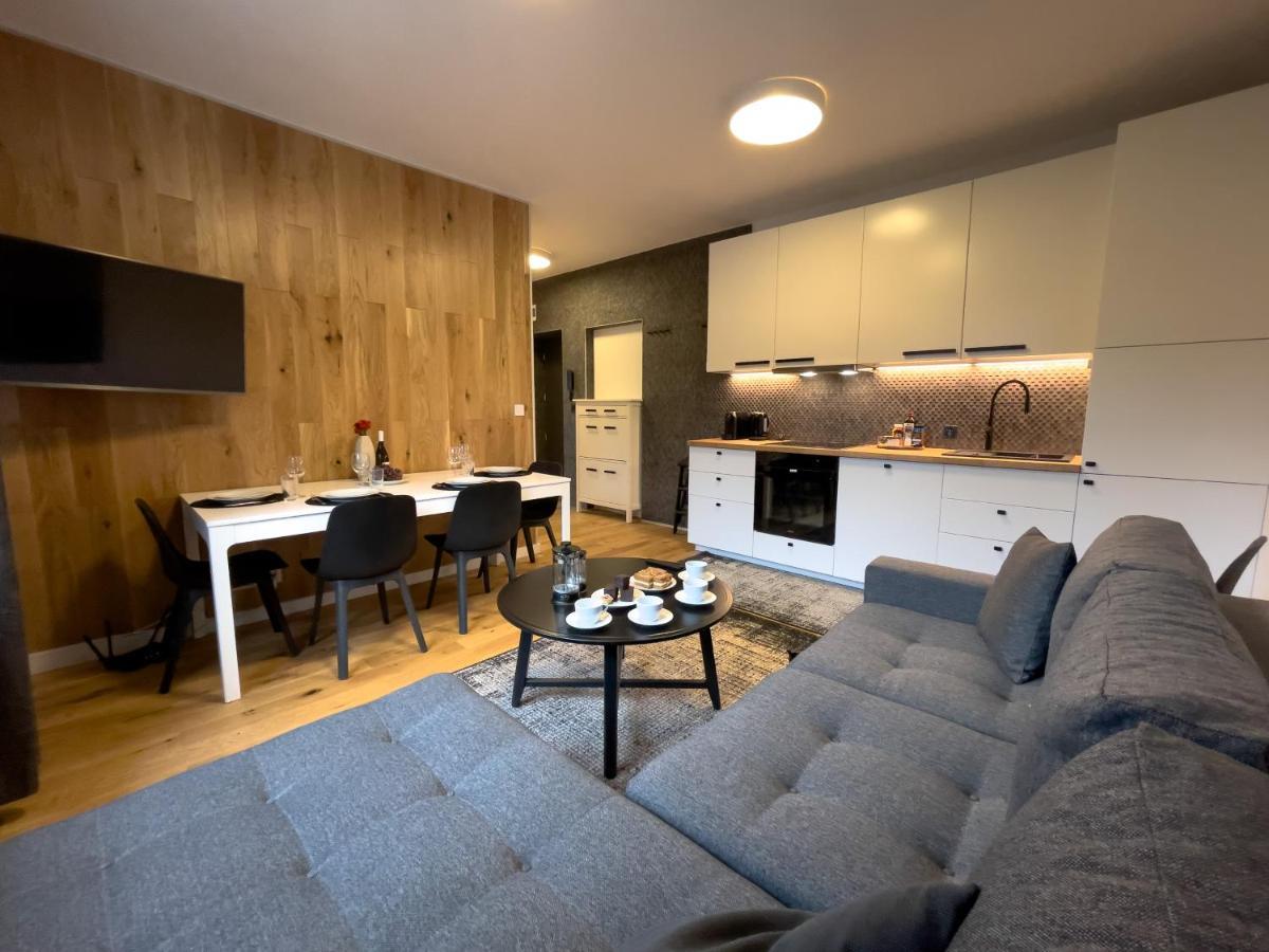 Urban Apartments Premium No 3, Free Private Parking, Self Check-In Chorzow Bagian luar foto