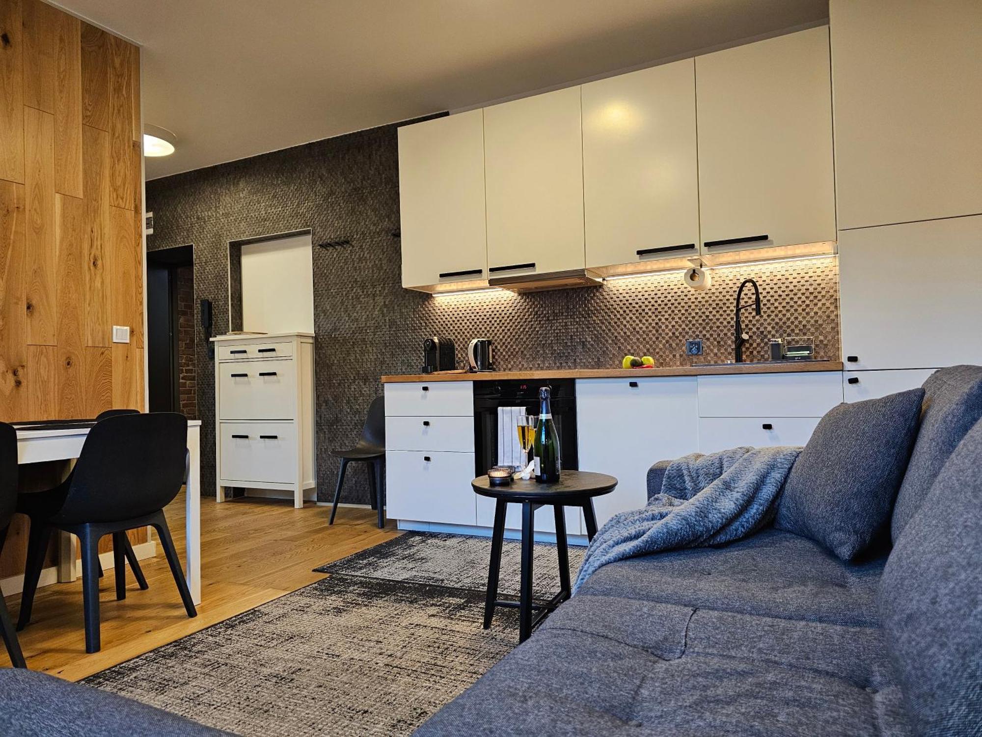Urban Apartments Premium No 3, Free Private Parking, Self Check-In Chorzow Bagian luar foto