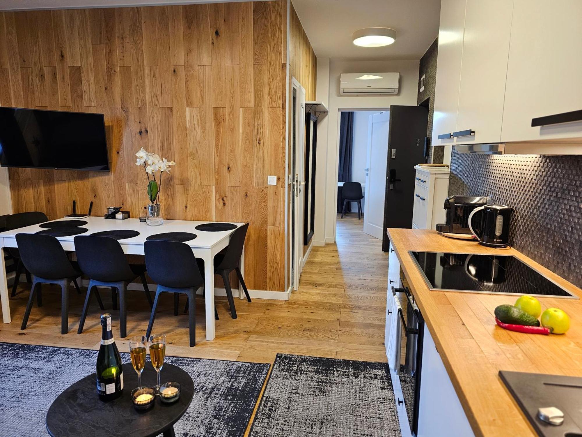 Urban Apartments Premium No 3, Free Private Parking, Self Check-In Chorzow Bagian luar foto