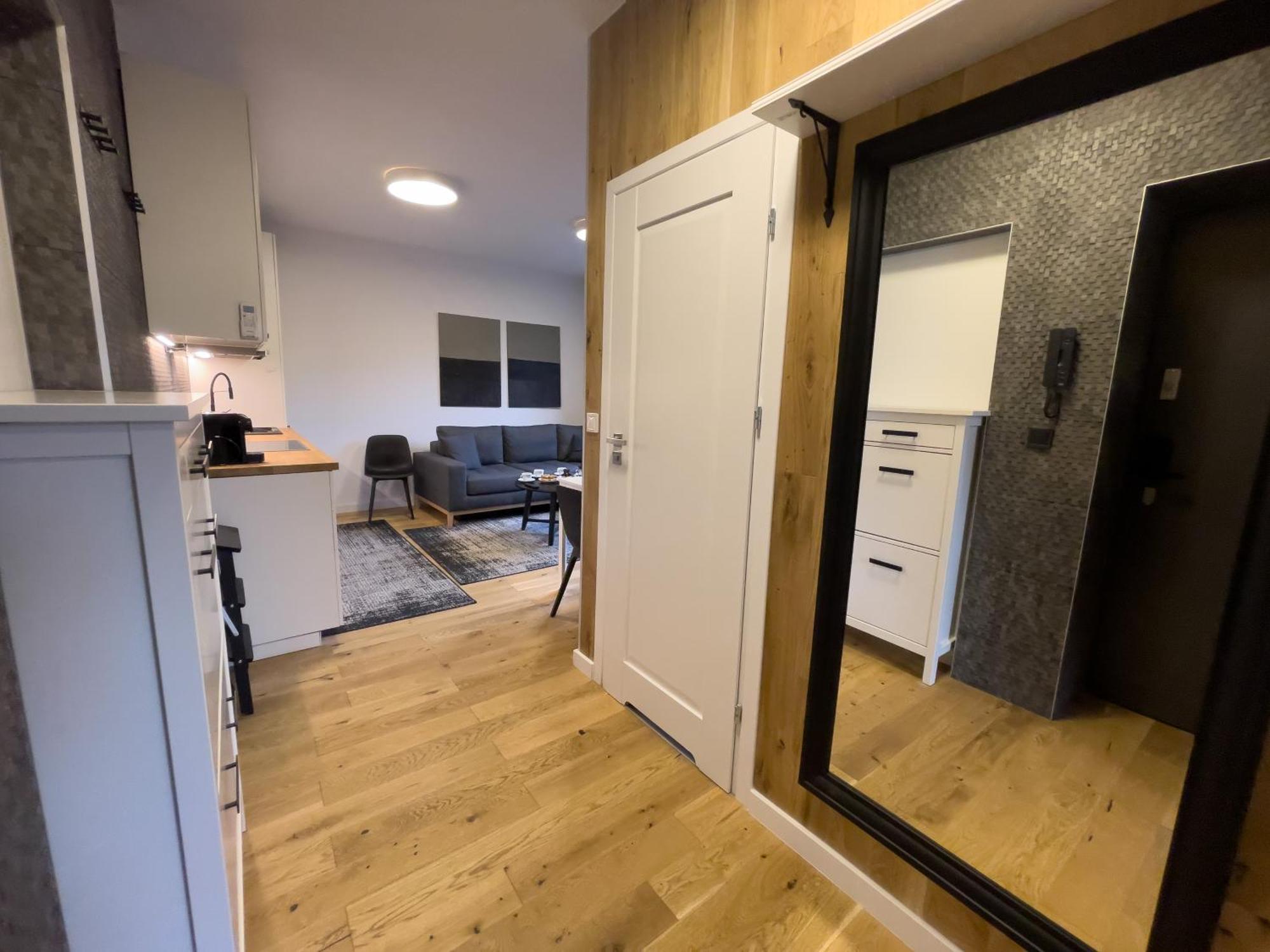 Urban Apartments Premium No 3, Free Private Parking, Self Check-In Chorzow Bagian luar foto
